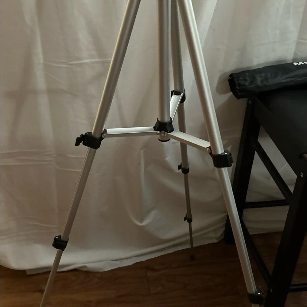 Merkury Innovations 50 Inch Camera/camcorder Tripod Carry Bag Instruction
